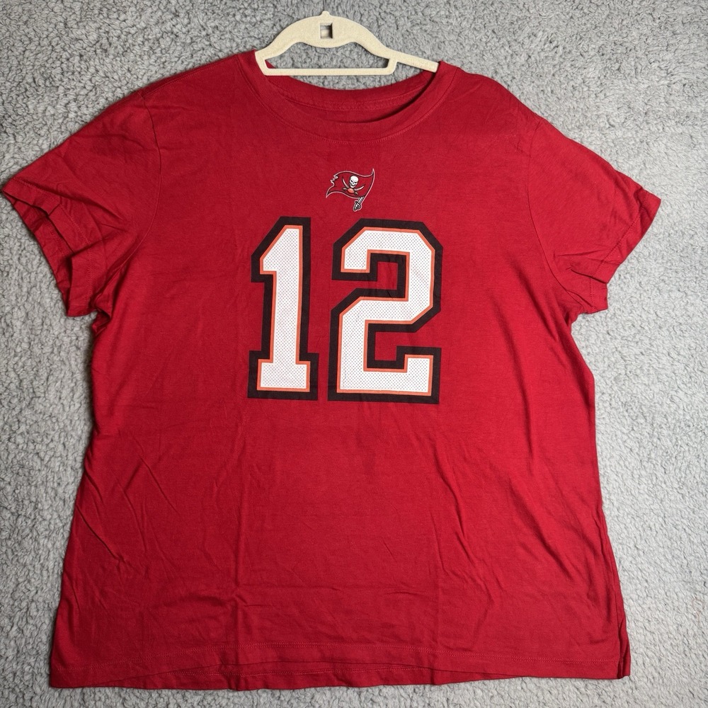 Tom Brady #12 Tampa Bay Buccaneers Nike Women's Red Short-Sleeve T-Shirt Sz XL
